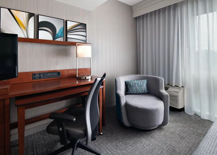 Courtyard By Marriott Raleigh North